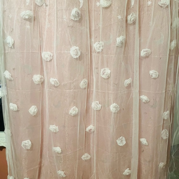 Flower wall/wedding backdrop/flower backdrop with Swarovski Crystal Appliqués - Picture 4 of 4